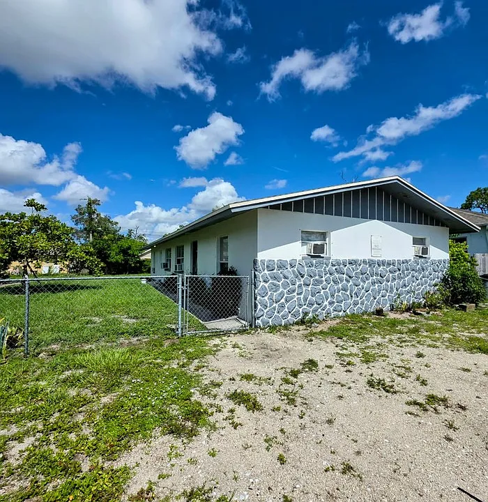 5626 6th Ave