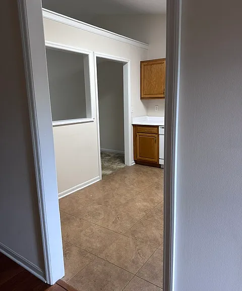 Eat-In Kitchen