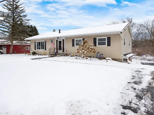 7748 Canton St, Baldwinsville, NY 13027