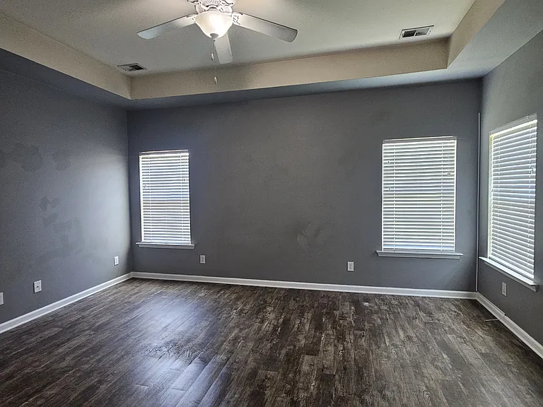 328 Scarlett Ln — Photo 8