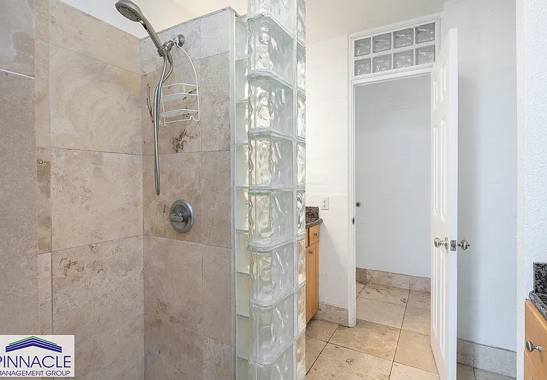 240 Liliuokalani Ave #301 — Photo 10