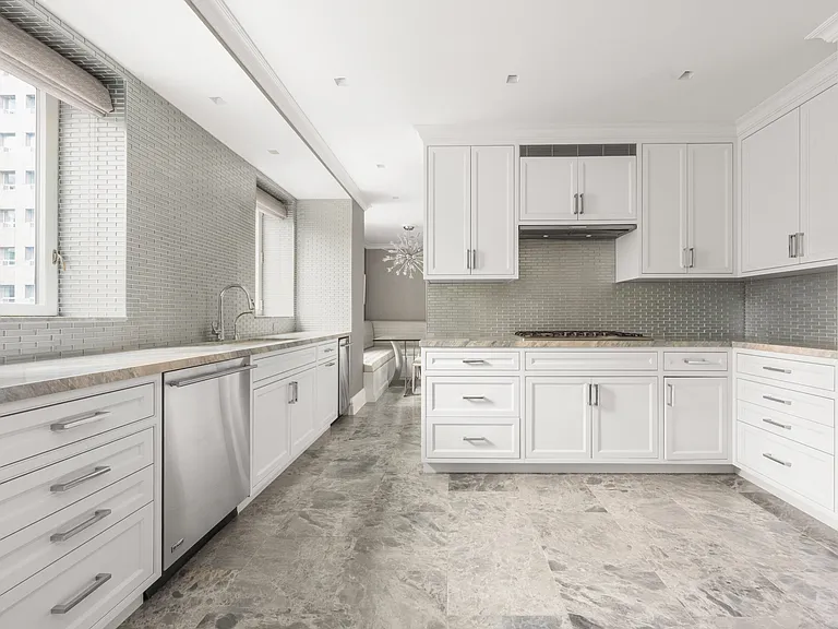 502 Park Ave #Penthouse 27 — Photo 11