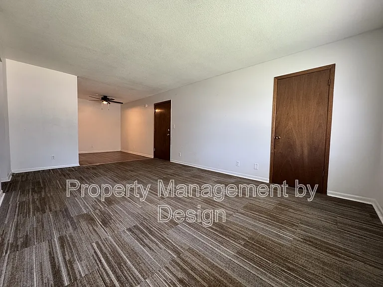 1033 5th St #6 — Photo 2
