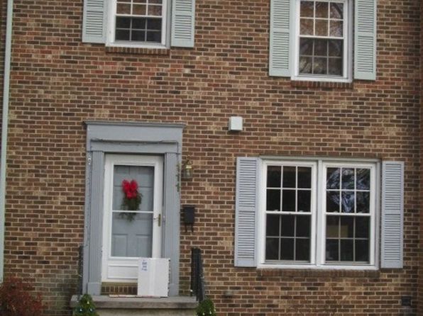111 Canterbury Ct