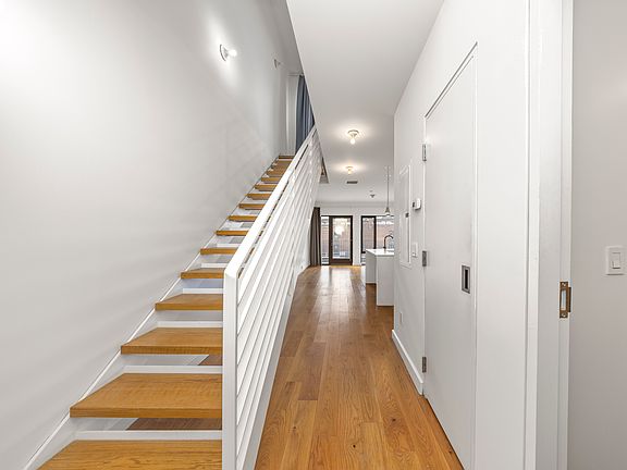 3rd image of 644 Selden St APT 302