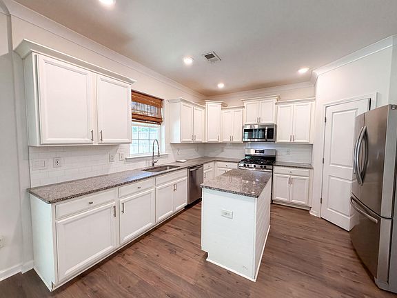 2nd image of 1010 Mossy Rock Dr