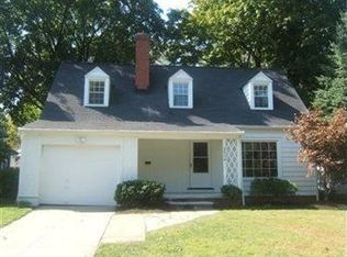 3514 Stoer Rd, Shaker Heights, OH 44122