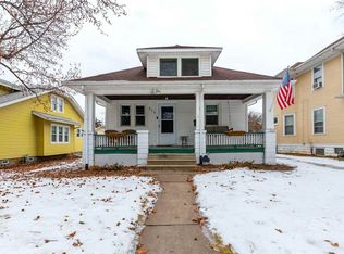 914 24th St, Moline, IL 61265