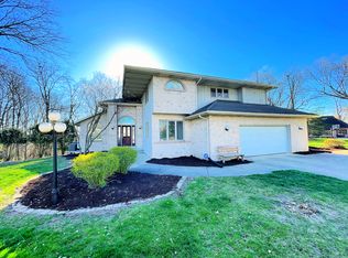 10 Rhett Butler Dr, Streator, IL 61364