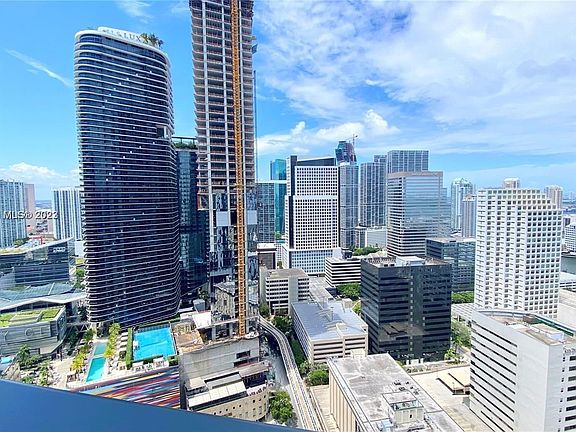 5th image of 1000 Brickell Plz #3615