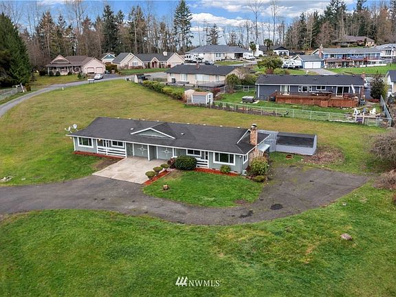 This one acre property lends itself to so many more possibilities........