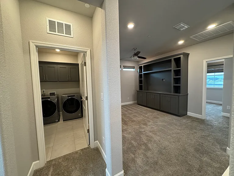 1417 Wadsworth Cir — Photo 39