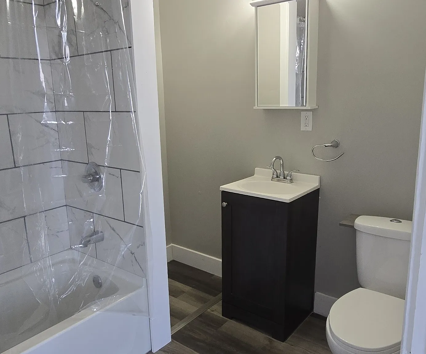 822 East River Drive - 2 — Photo 2