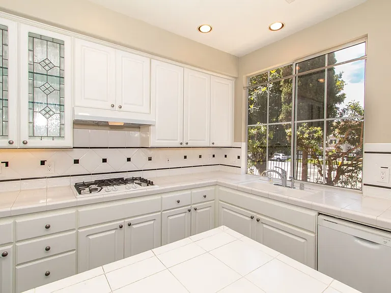 5321 Renaissance Ave — Photo 10