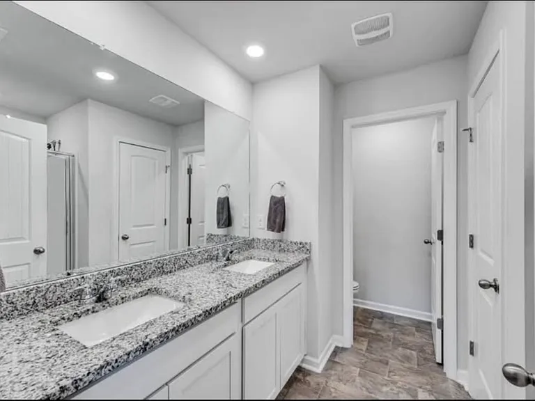 1102 Mason Dale — Photo 1