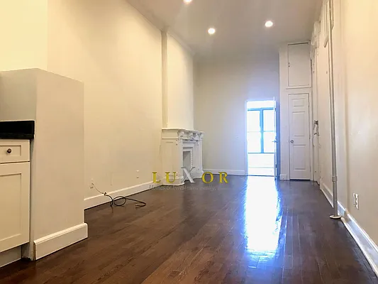 Rented by Luxor Homes & Investment Realty | media 12