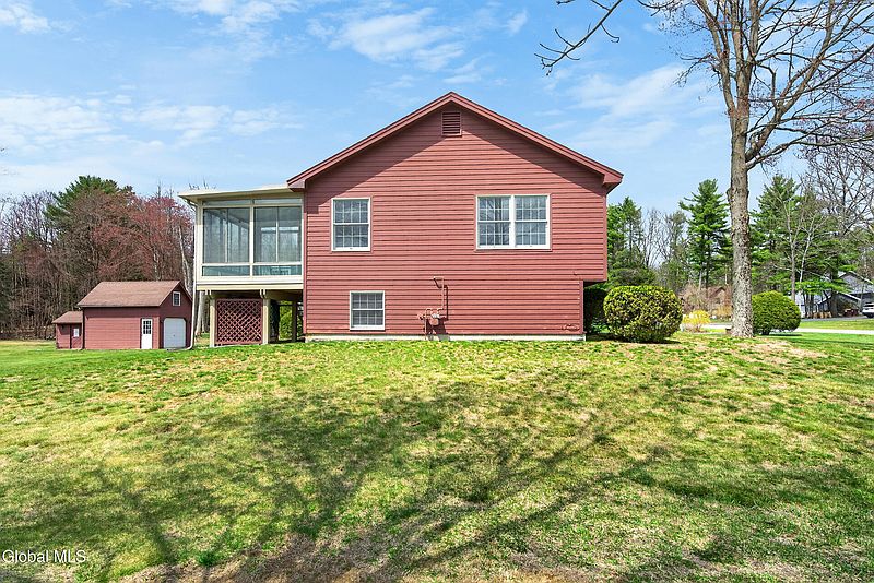 3rd image of 45 Laurel Lane