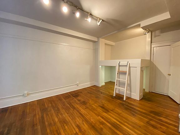 4th image of 424 Jones St APT 104