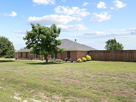 2nd image of 1108 Chestnut Dr