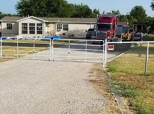 111 Smith Ct, Springtown, TX 76082