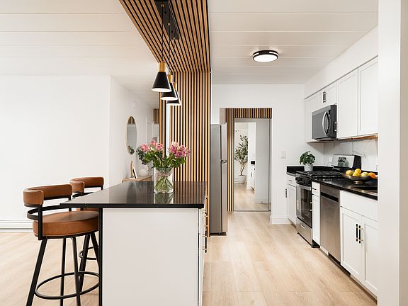 4th image of 1001 N Mill St APT 203