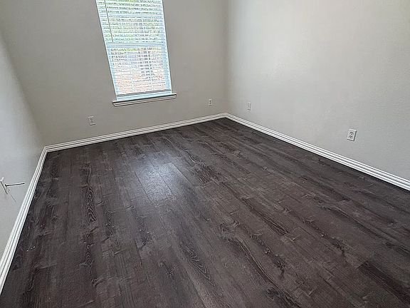 5th image of 107 Peters St