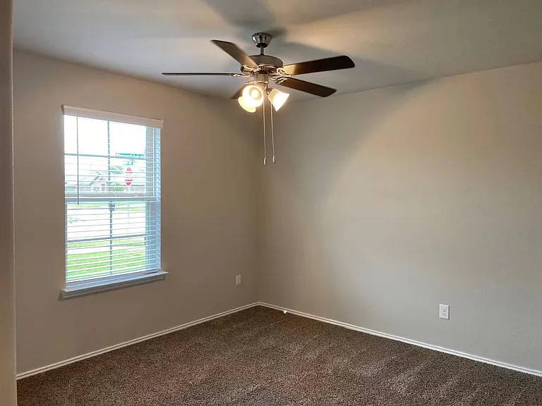 1838 Gibbons Creek Dr — Photo 6