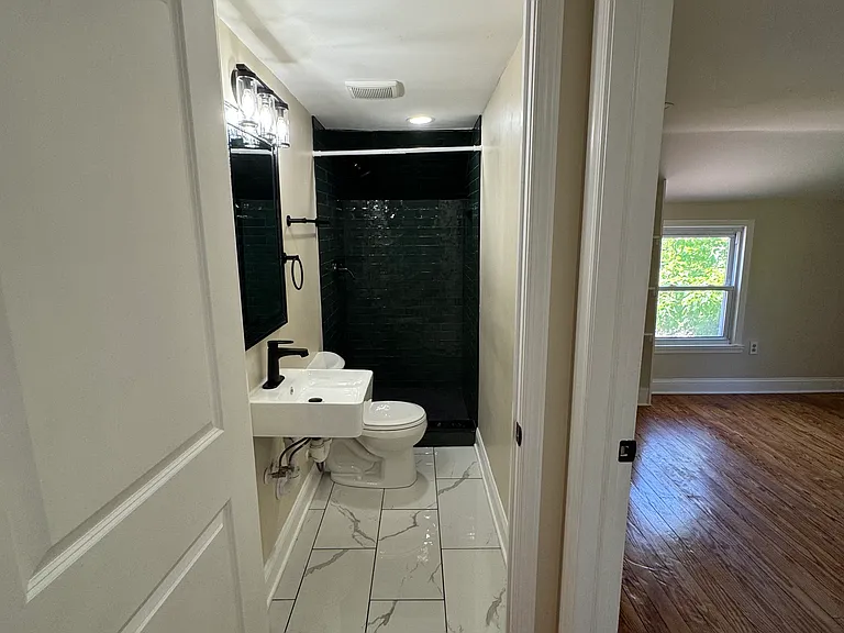 2427 Wythe Ave — Photo 28