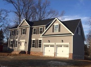 1 Bari Dr, Ledgewood, NJ 07852