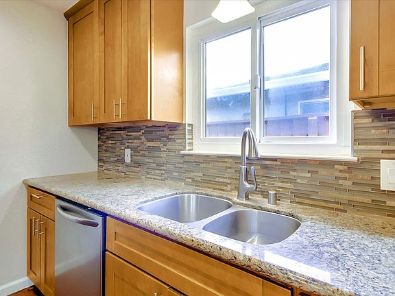 5th image of 320 Penn Way