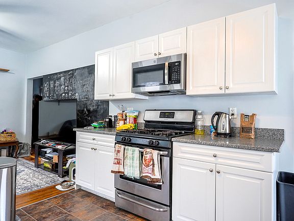 5th image of 108 Hillside St #3