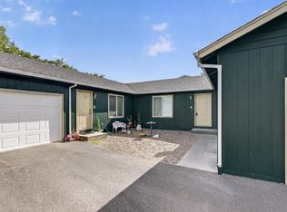 1232 W Harbeck Rd, Grants Pass, OR 97527