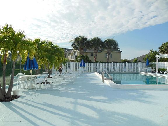 4th image of 4013 NE Breakwater Dr