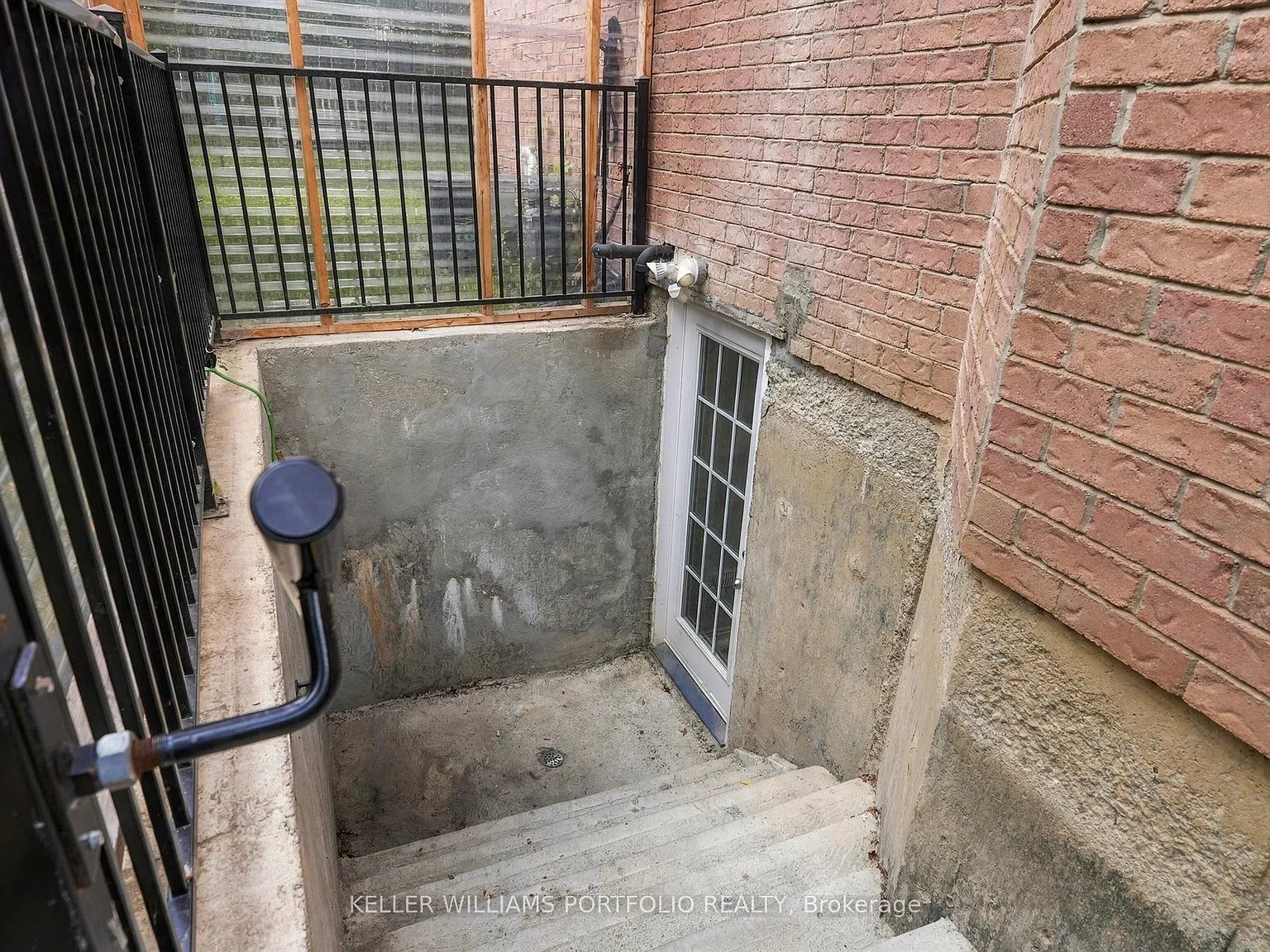 2 bed, $2,050 — Photo 4