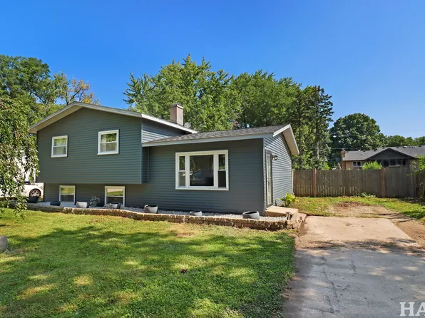 2522 Clara St, McHenry, IL 60050