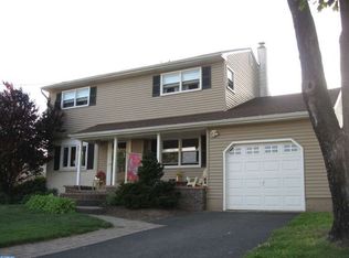 27 Dan Rd, Hamilton, NJ 08620