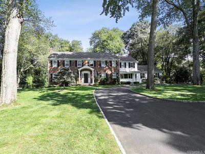 33 Woodridge Dr, New Canaan, CT, 06840