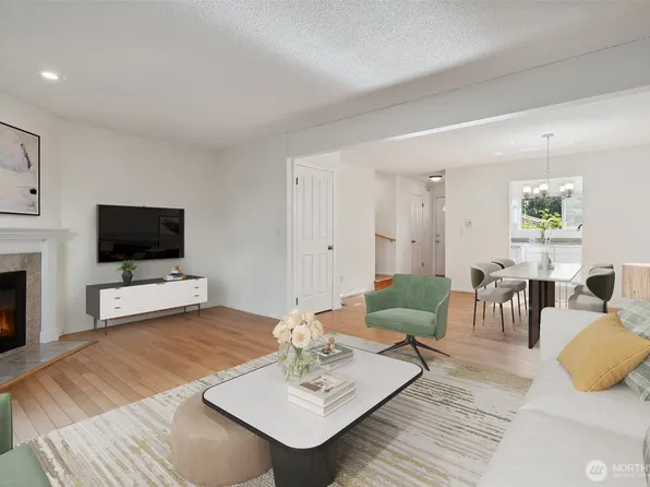 10030 NE 120th Street #J2, Kirkland, WA 98034