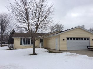 630 Falcon Ln, Chilton, WI 53014