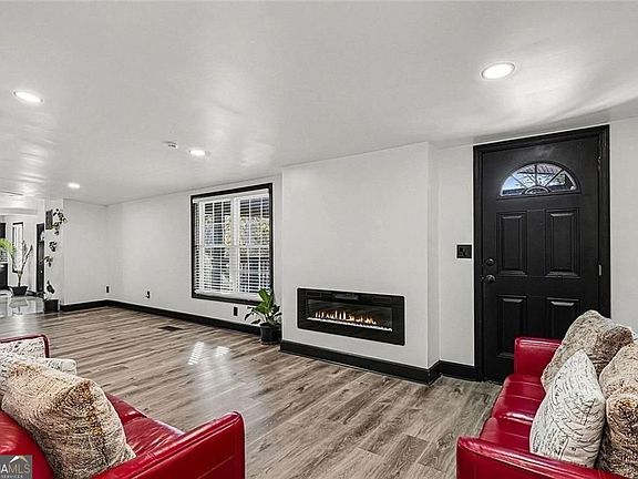 2nd image of 166 Evans Rd