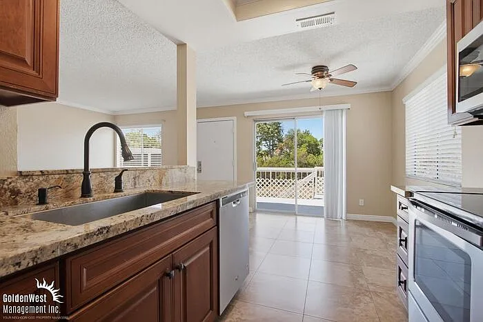 801 Pillar Point Way — Photo 7