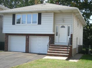 116 Mill St, Elmwood Park, NJ 07407