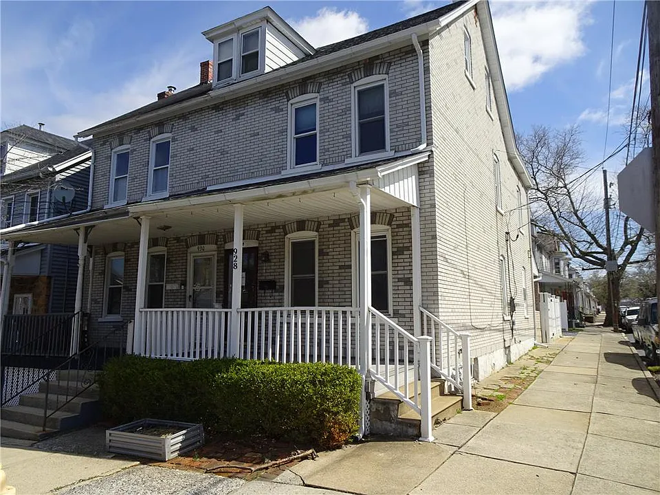 928 High St