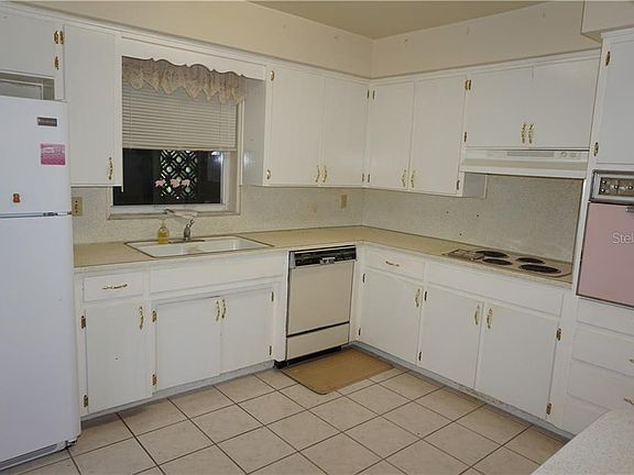 5th image of 1227 Evergreen Dr