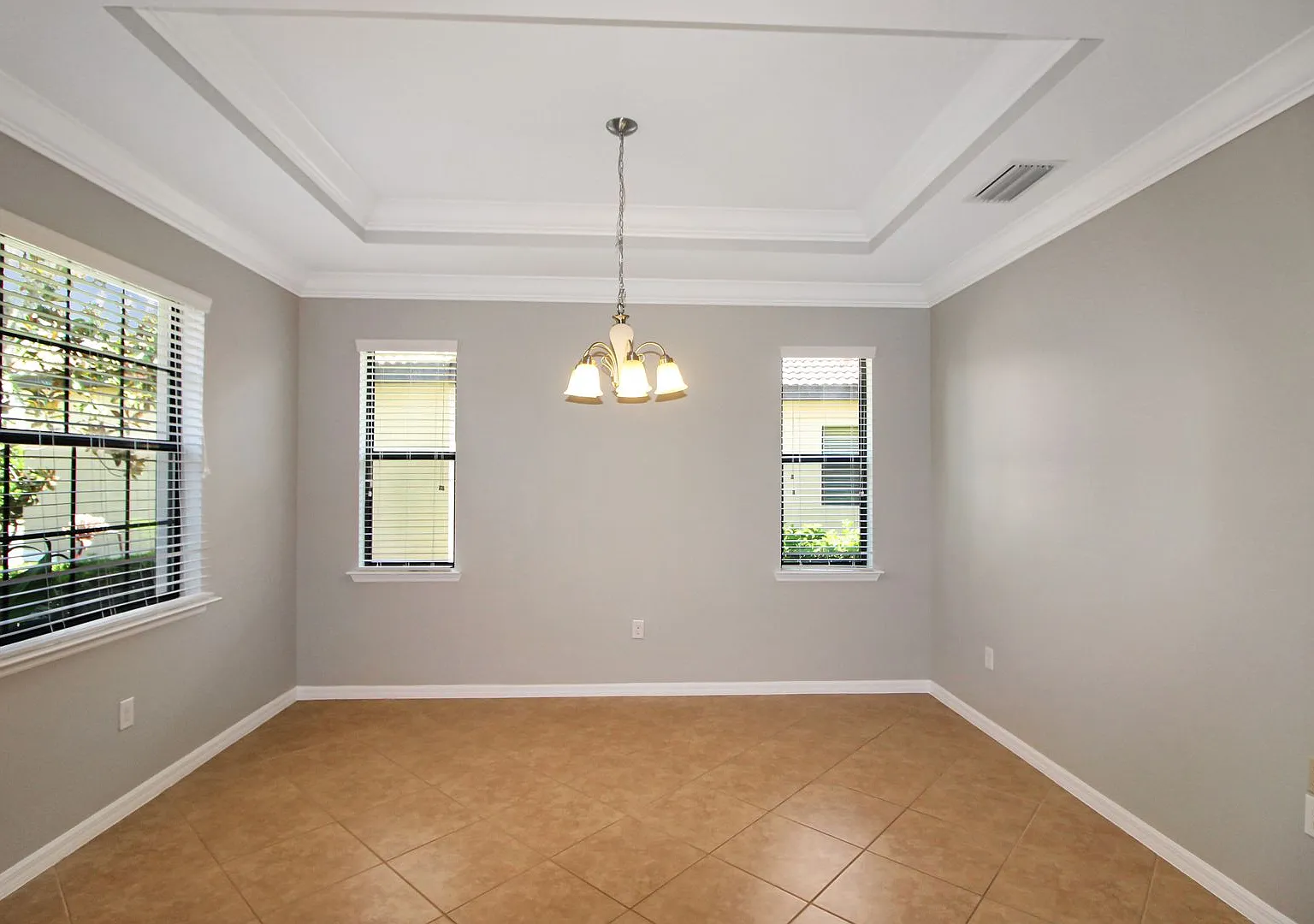 Willow Chase Annual Pool Home for Rent — Photo 3