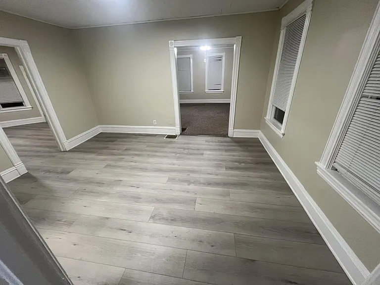 598 Lord St #1 — Photo 8