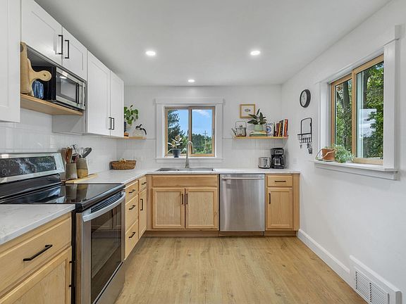 5th image of 1232 Broadway