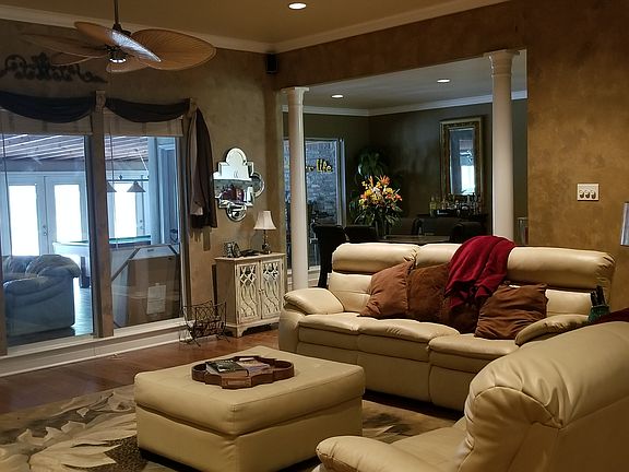 4th image of 33493 Beverly Dr