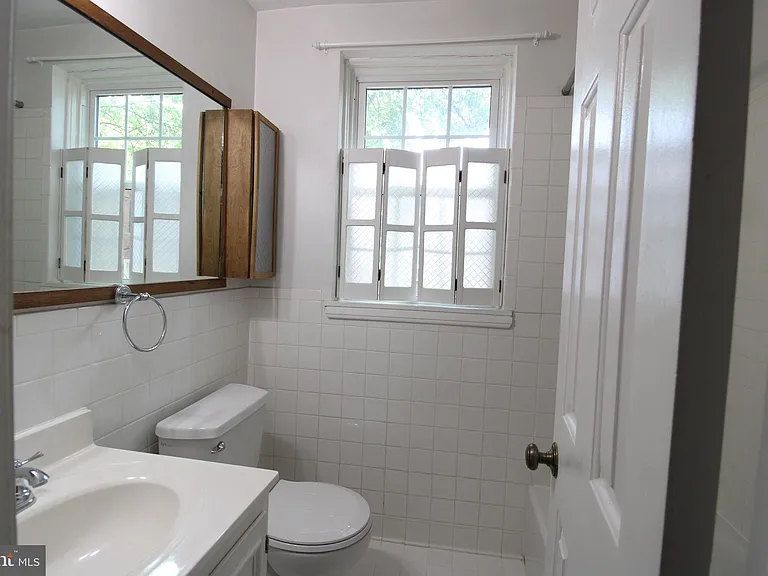 2915 S Dinwiddie St — Photo 9