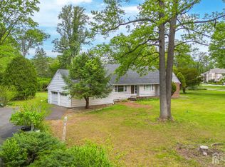 108 Midwood Way, Colonia, NJ 07067